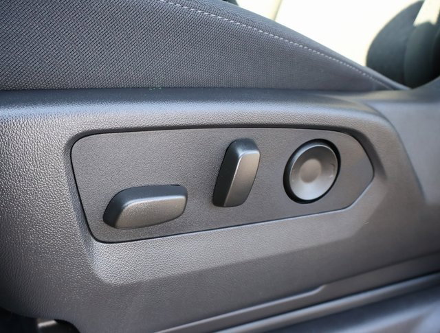 2025 Chevrolet Silverado 1500 LT photo 3