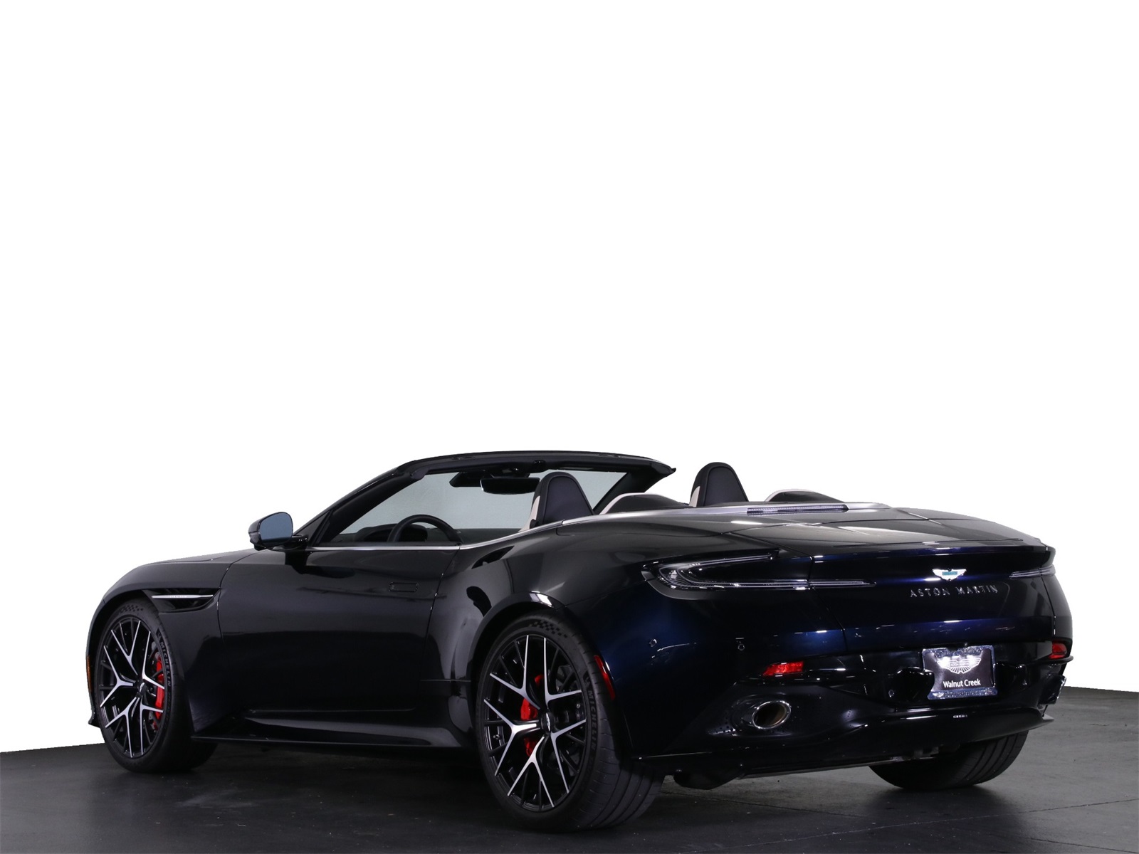 2025 Aston Martin DB12 AM5 photo 2