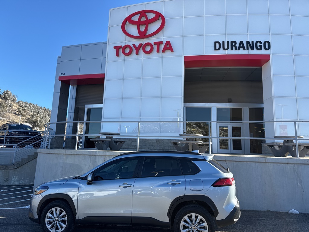 2022 Toyota Corolla Cross LE's photo