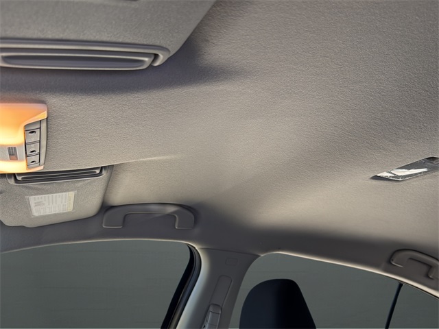 2025 Nissan Versa 1.6 SV photo 17