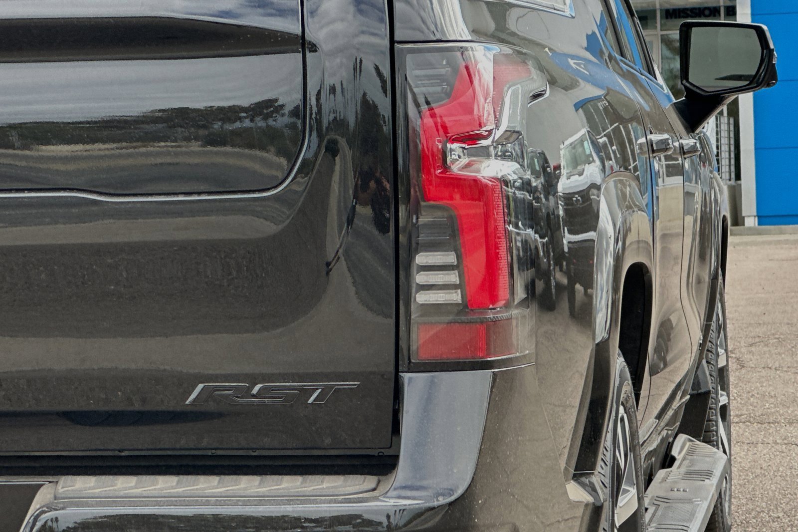 2024 Chevrolet Silverado EV RST photo 21