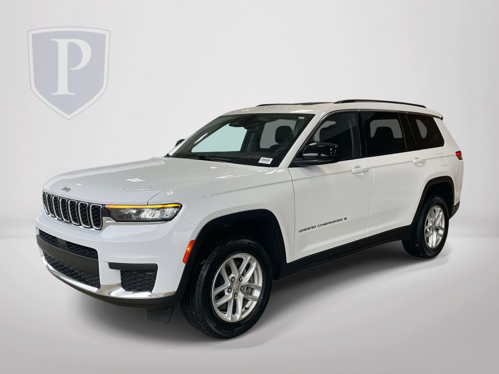 2024 Jeep Grand Cherokee Laredo photo 3