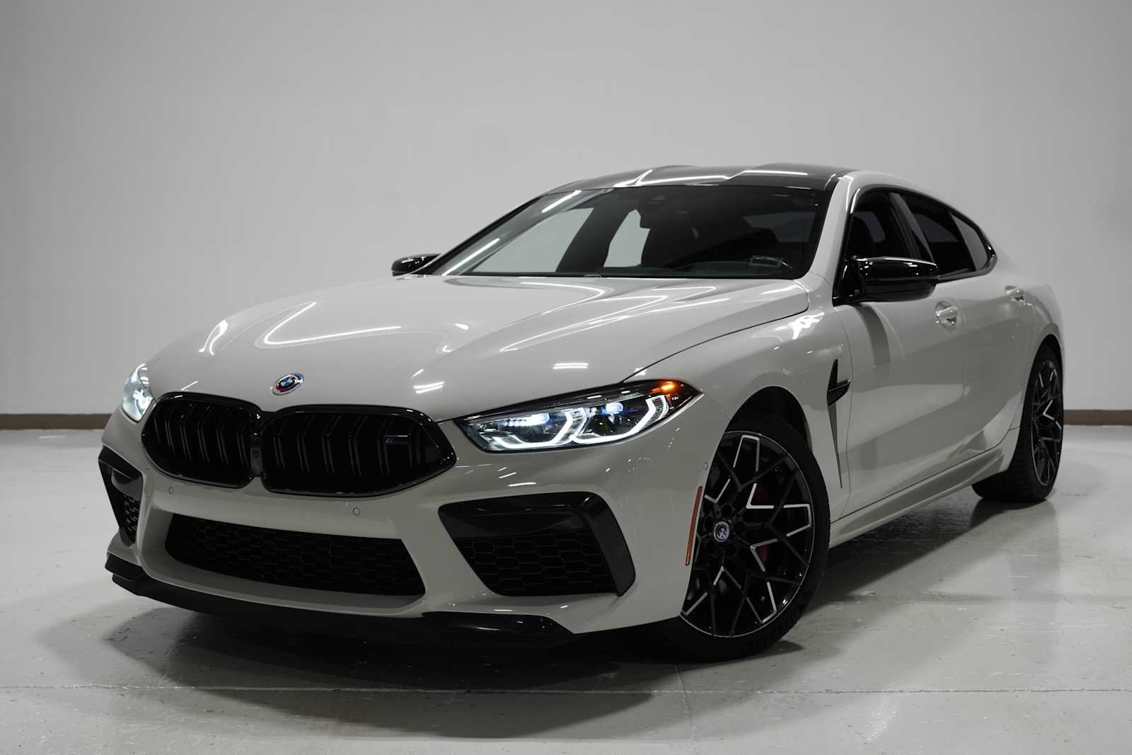 2023 BMW M8 Base's photo