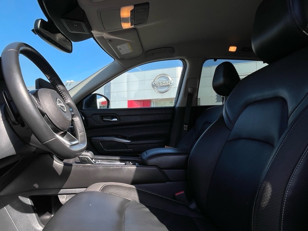 2022 Nissan Pathfinder SL photo 4