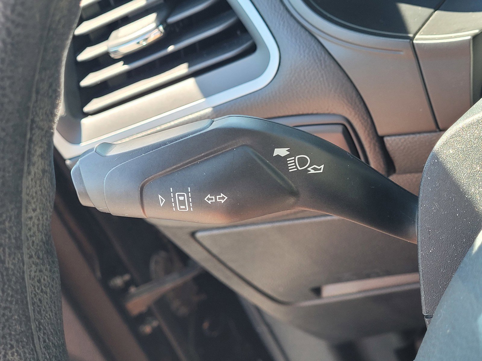 2019 Ford Edge SE photo 26