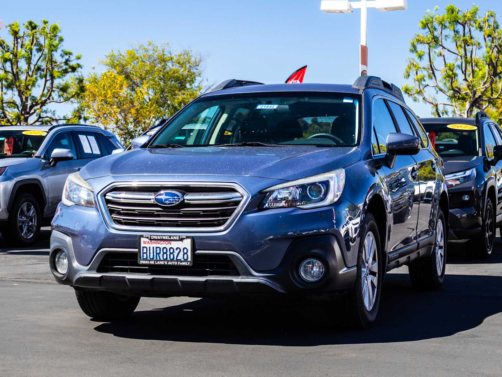 2018 Subaru Outback Premium photo 3