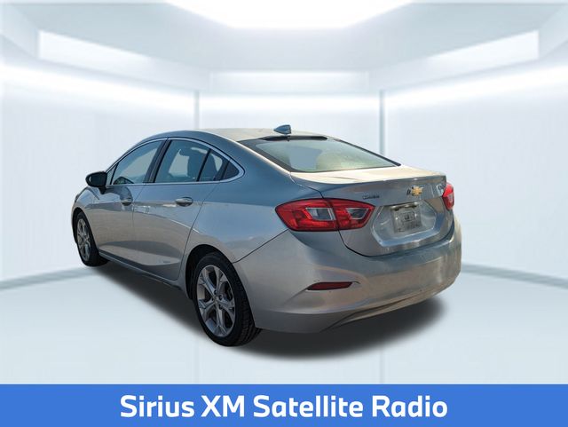 2017 Chevrolet Cruze Premier photo 2