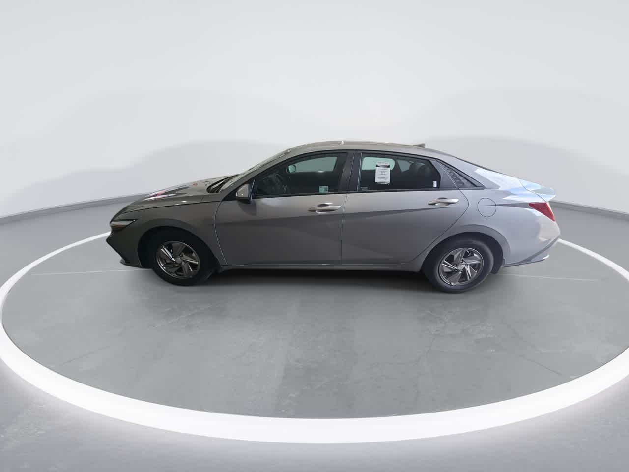 2025 Hyundai Elantra SE photo 5
