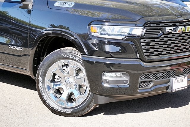 New 2026 Diamond Black Crystal Pearl-Coat Exterior Paint RAM Big Horn/Lone Star image 4