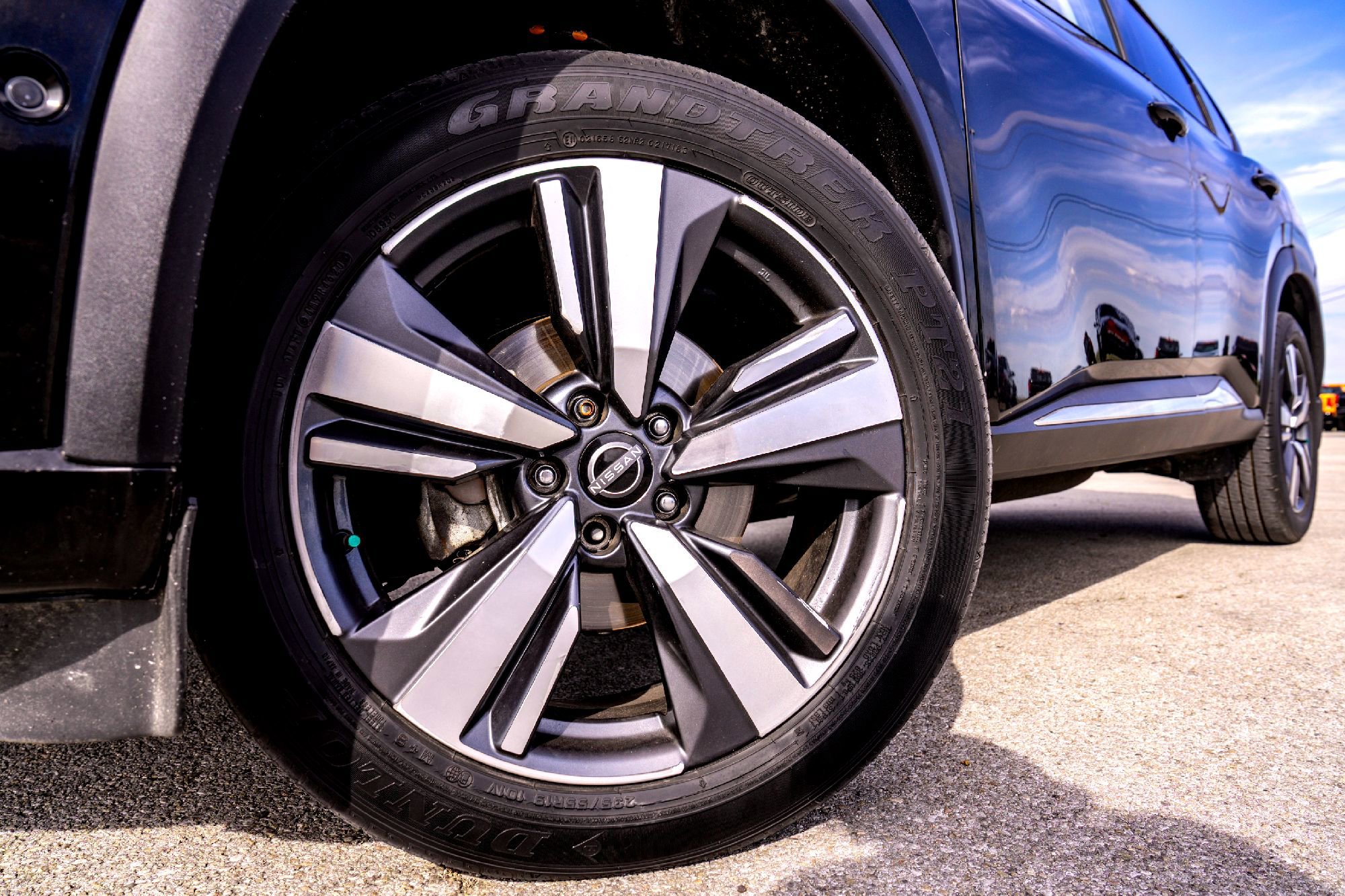 2022 Nissan Rogue Platinum photo 2