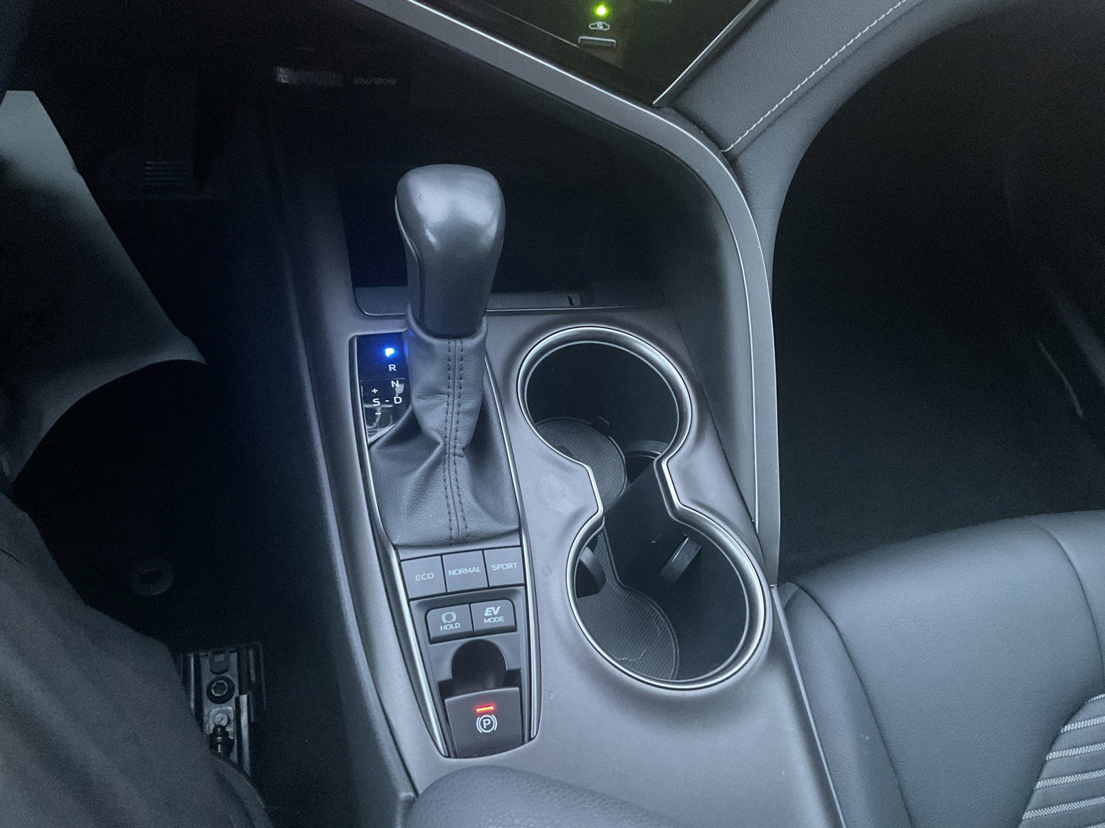 2023 Toyota Camry SE photo 14