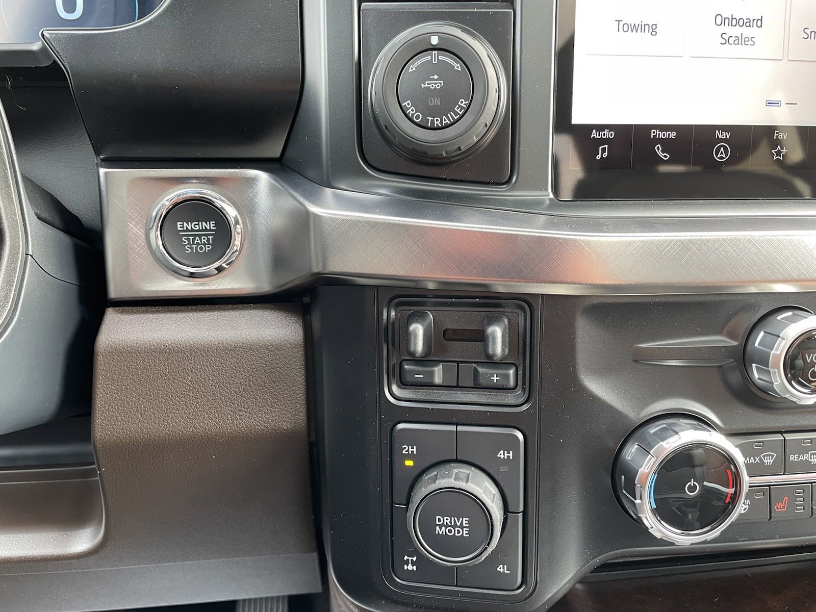 New 2024 Star White Metallic Tri-Coat Ford King Ranch image 50