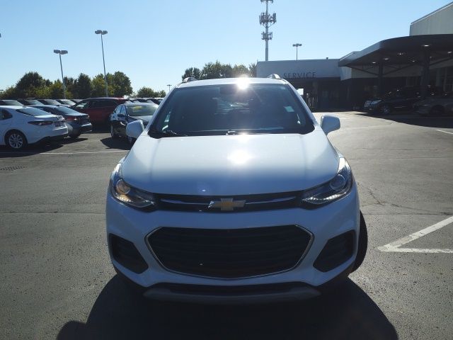 2020 Chevrolet Trax LT photo 2