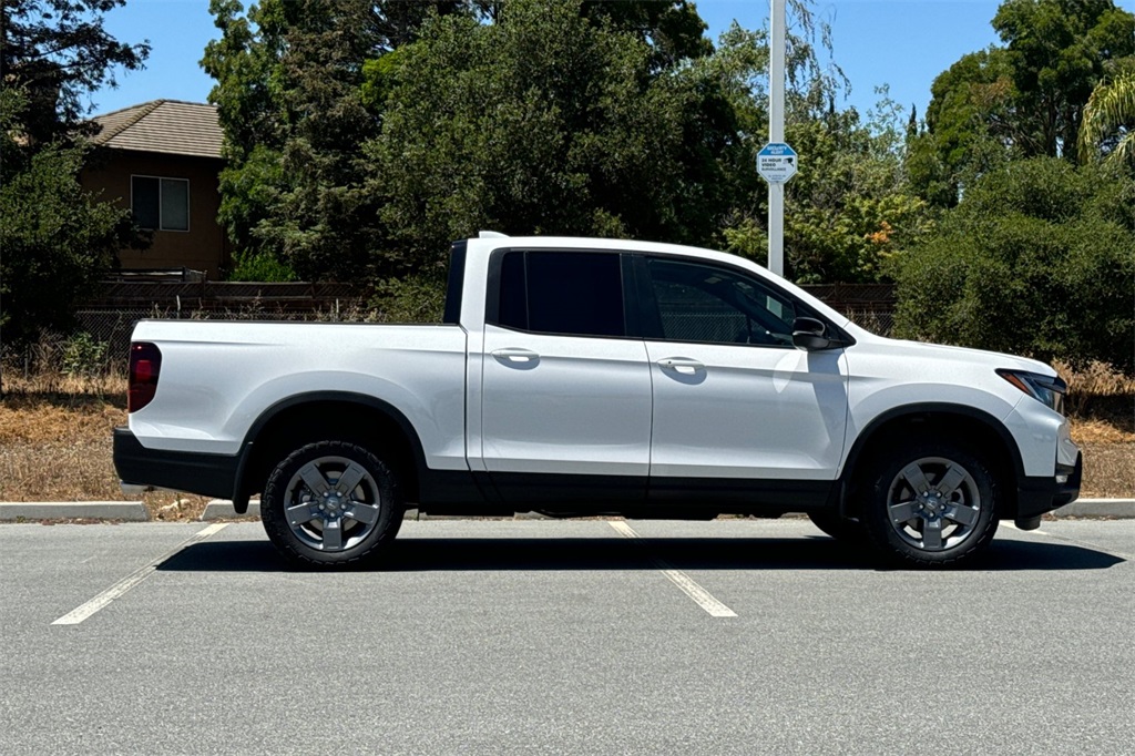 2025 Honda Ridgeline TrailSport photo 3
