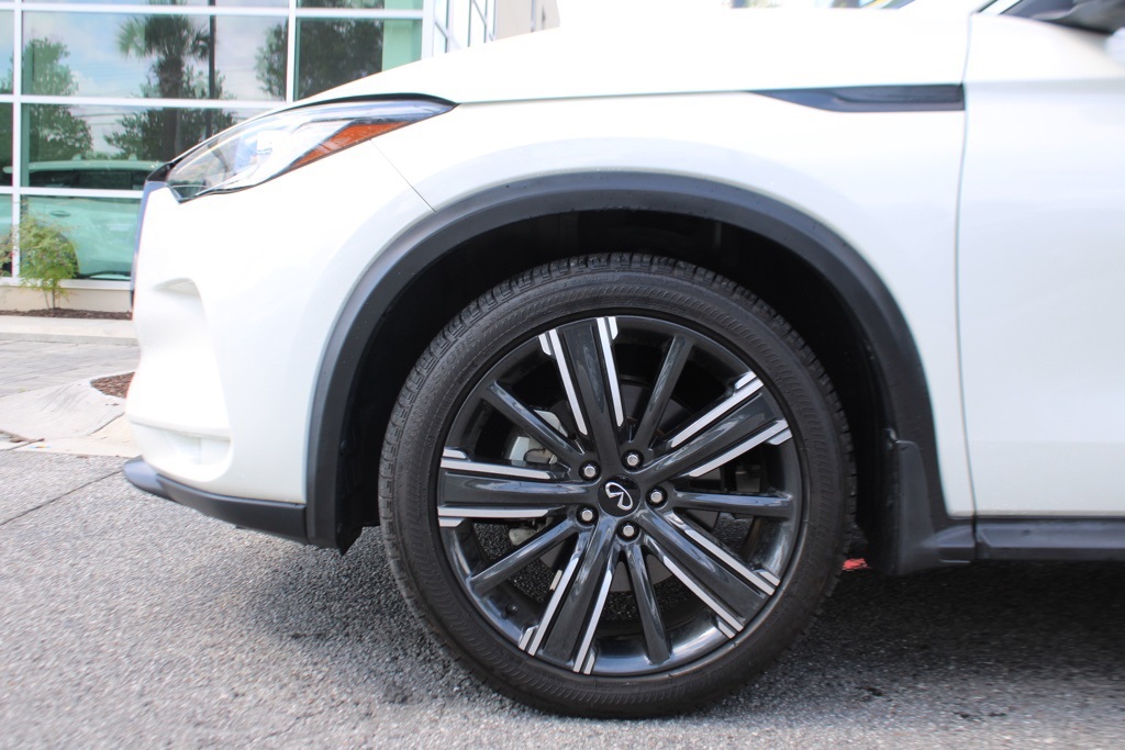 2022 Infiniti QX50 Luxe AWD photo 10