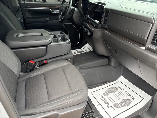 2024 Chevrolet Silverado 1500 RST photo 11