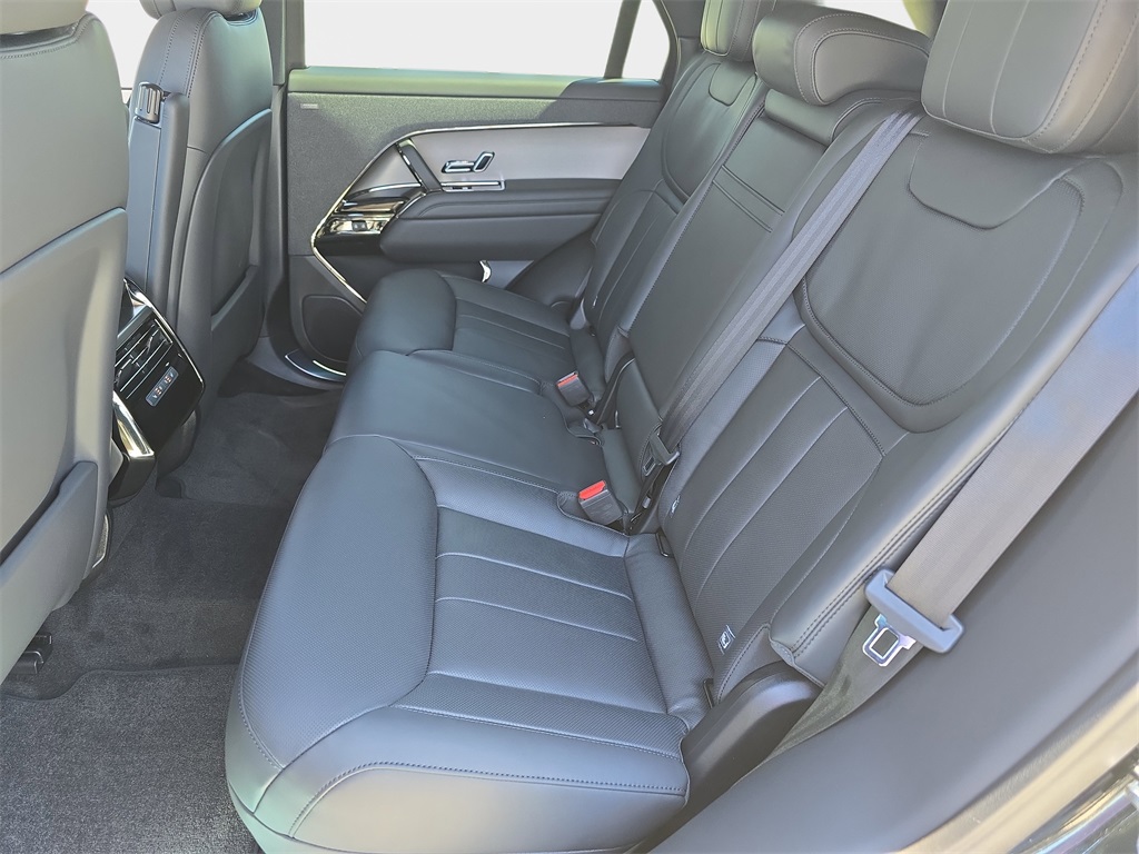 2025 Land Rover Range Rover Sport SE photo 13