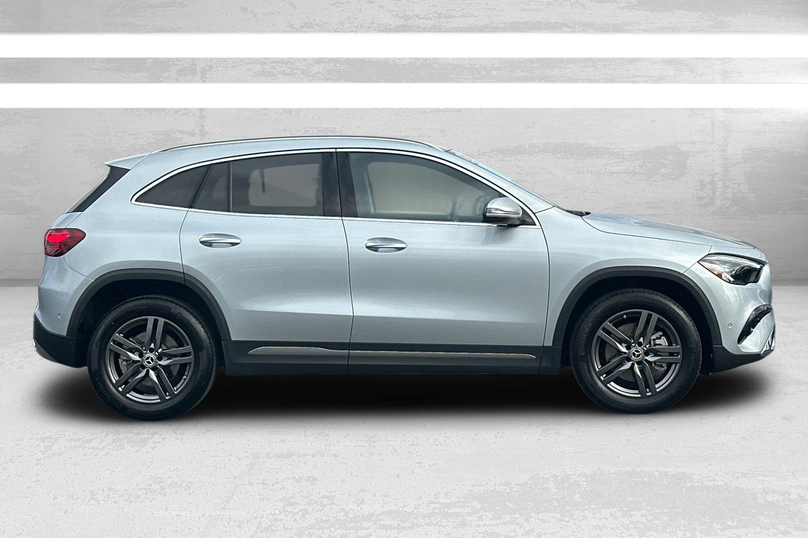 2025 Mercedes Benz GLA 250 4MATIC photo 2