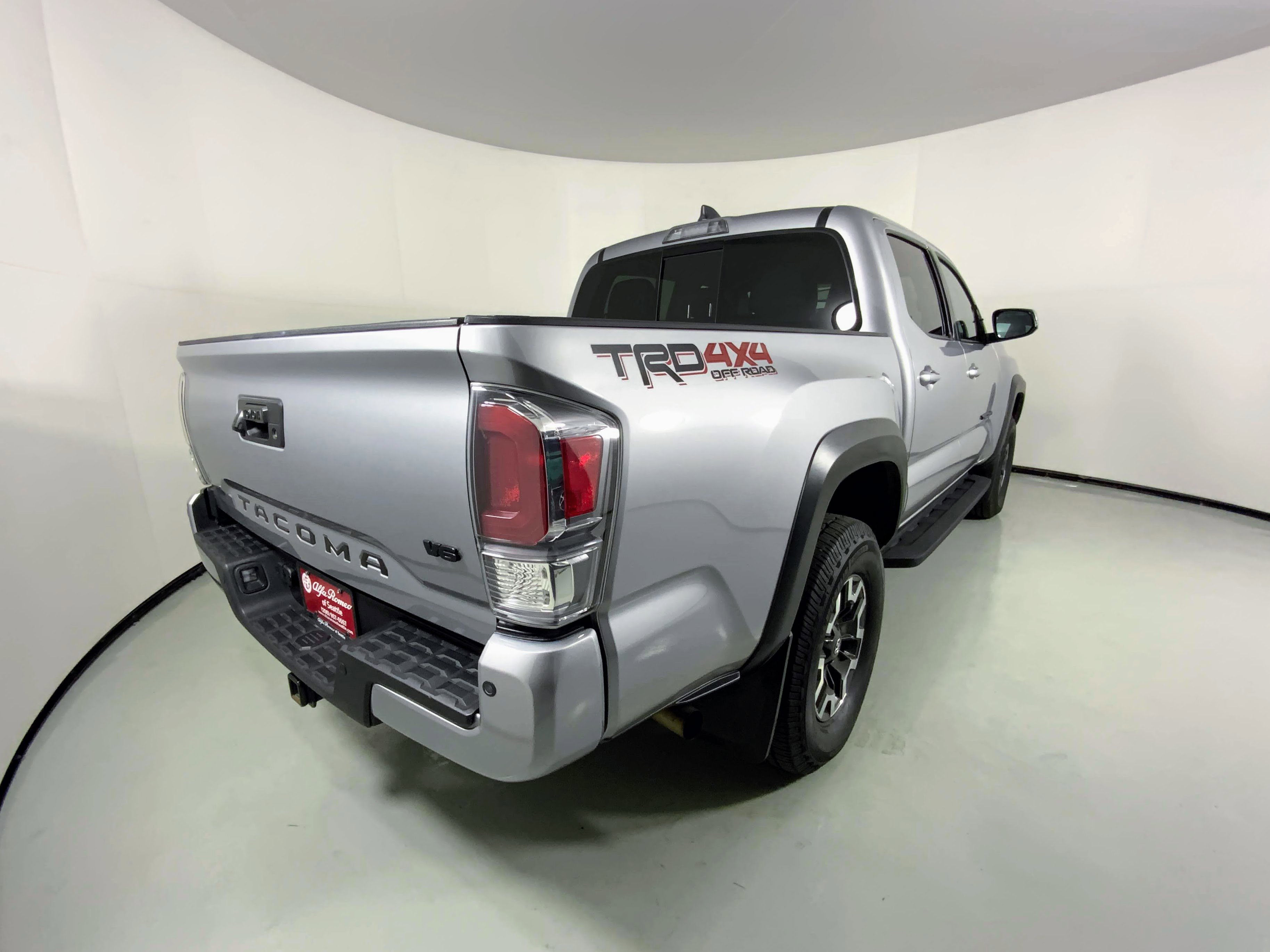 2021 Toyota Tacoma 4x4 TRD photo 2