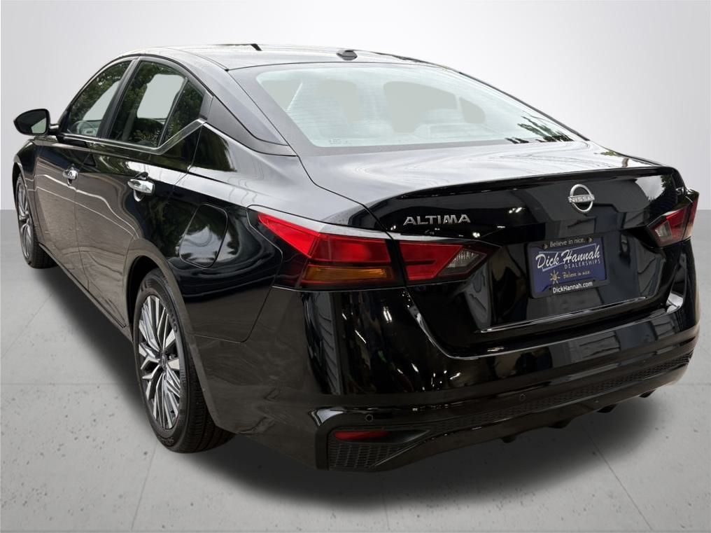 2024 Nissan Altima 2.5 SV photo 10