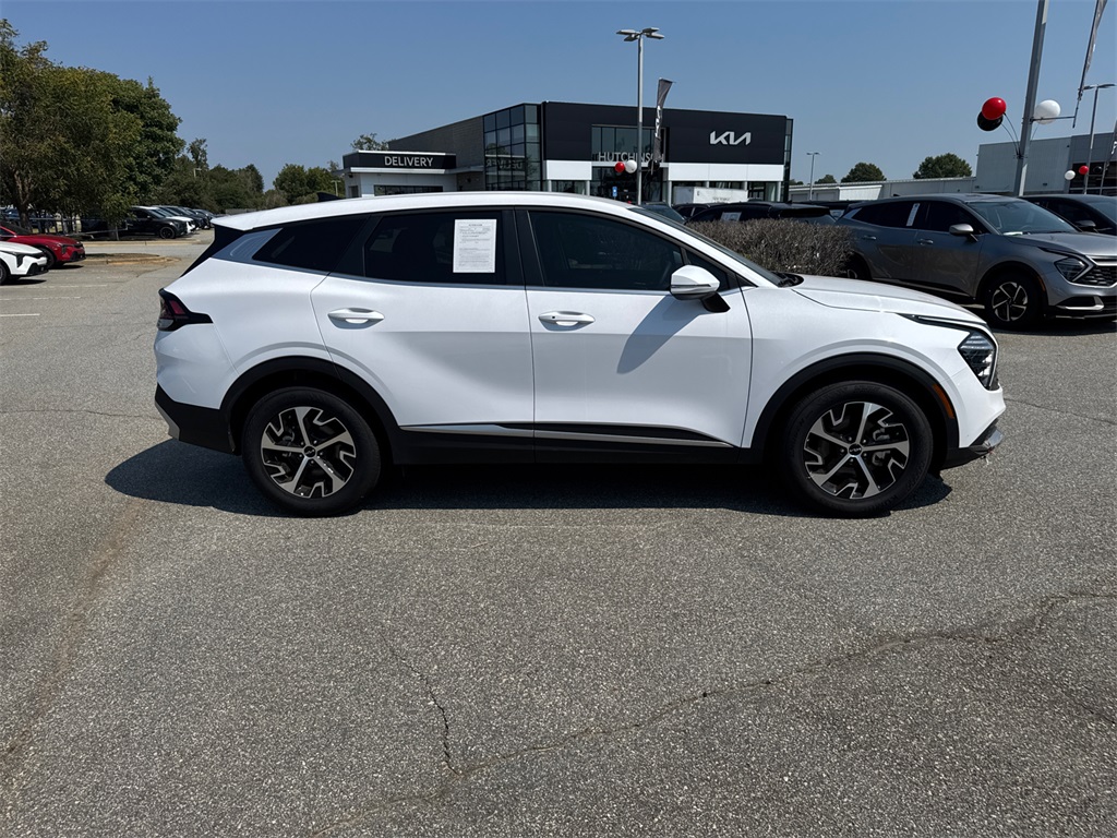 2025 Kia Sportage EX photo 2