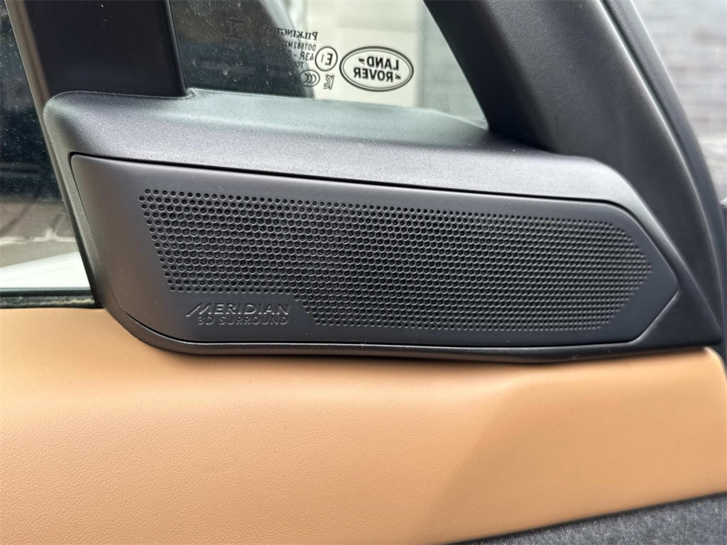 2025 Land Rover Range Rover Sport SE photo 16