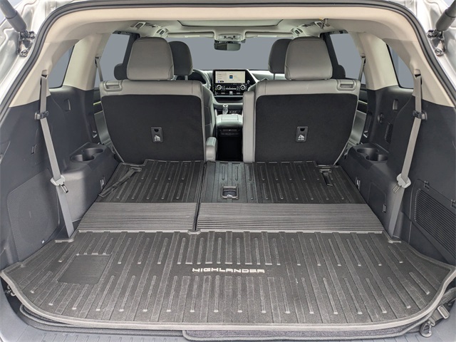 2024 Toyota Highlander Platinum photo 13