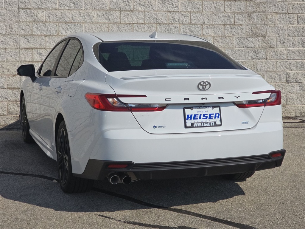 2025 Toyota Camry SE photo 11
