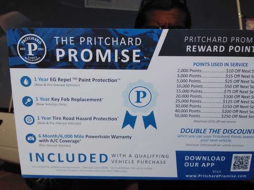 2025 Nissan Kicks SR photo 2