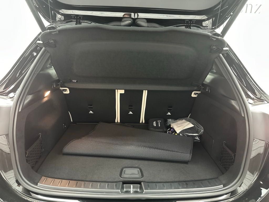 2025 Mercedes Benz GLA 250 photo 3