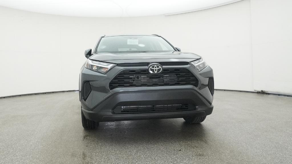 2025 Toyota RAV4 Hybrid XLE photo 3