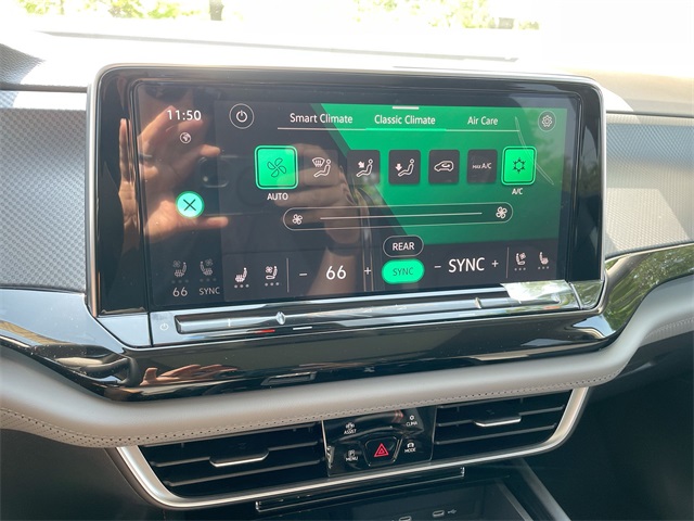 2025 Volkswagen Atlas Peak Edition SE Technology photo 22