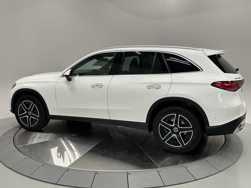 2026 Mercedes Benz GLC 300 photo 5