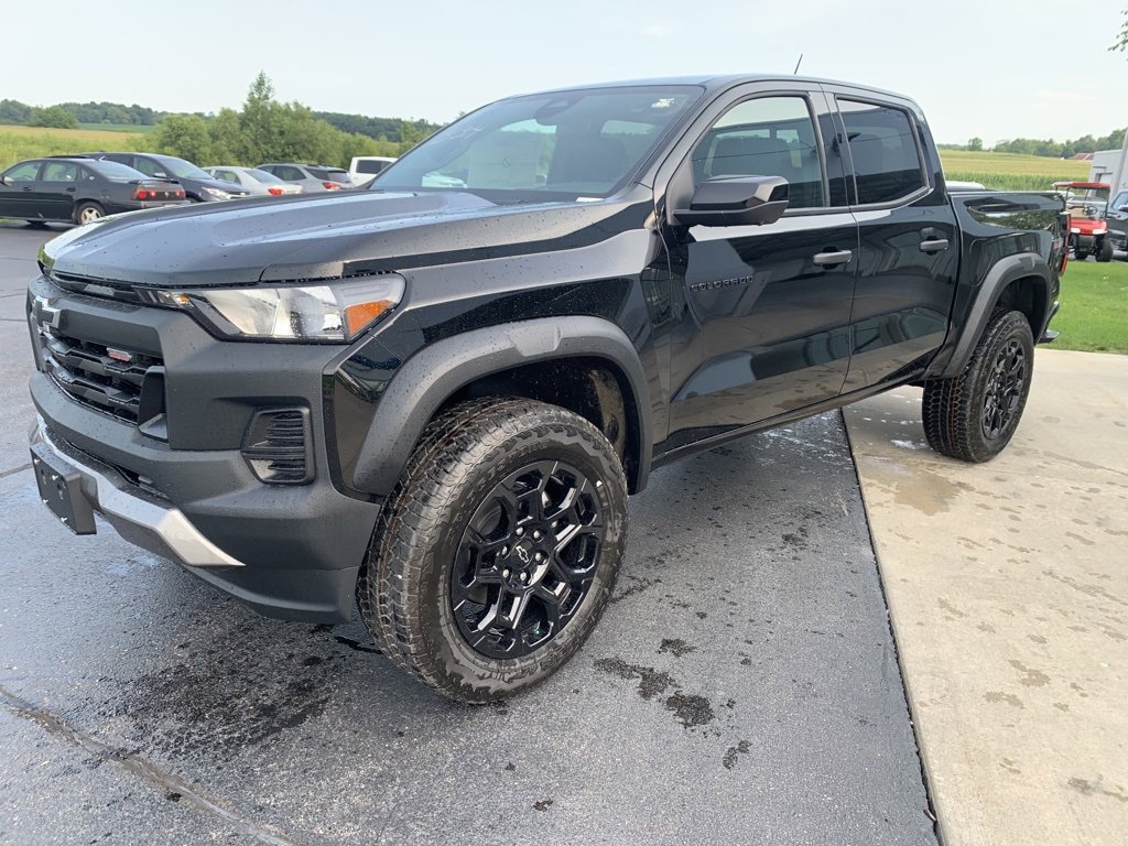2026 Chevrolet Colorado Trail Boss photo 3
