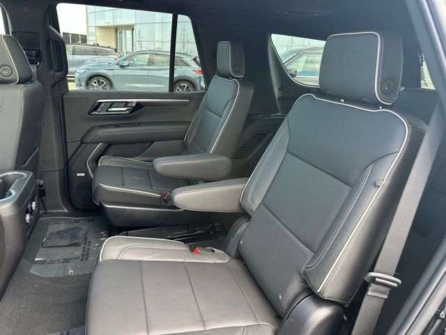 2025 Chevrolet Tahoe Premier photo 34