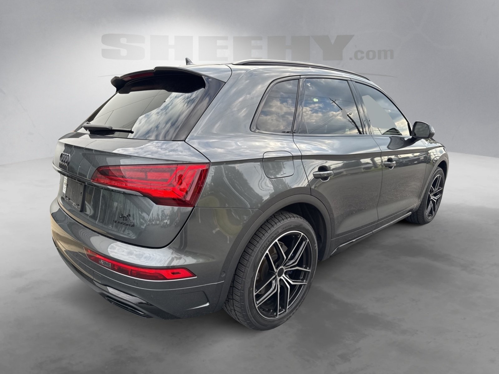 2023 Audi Q5 55 Prestige S line photo 3