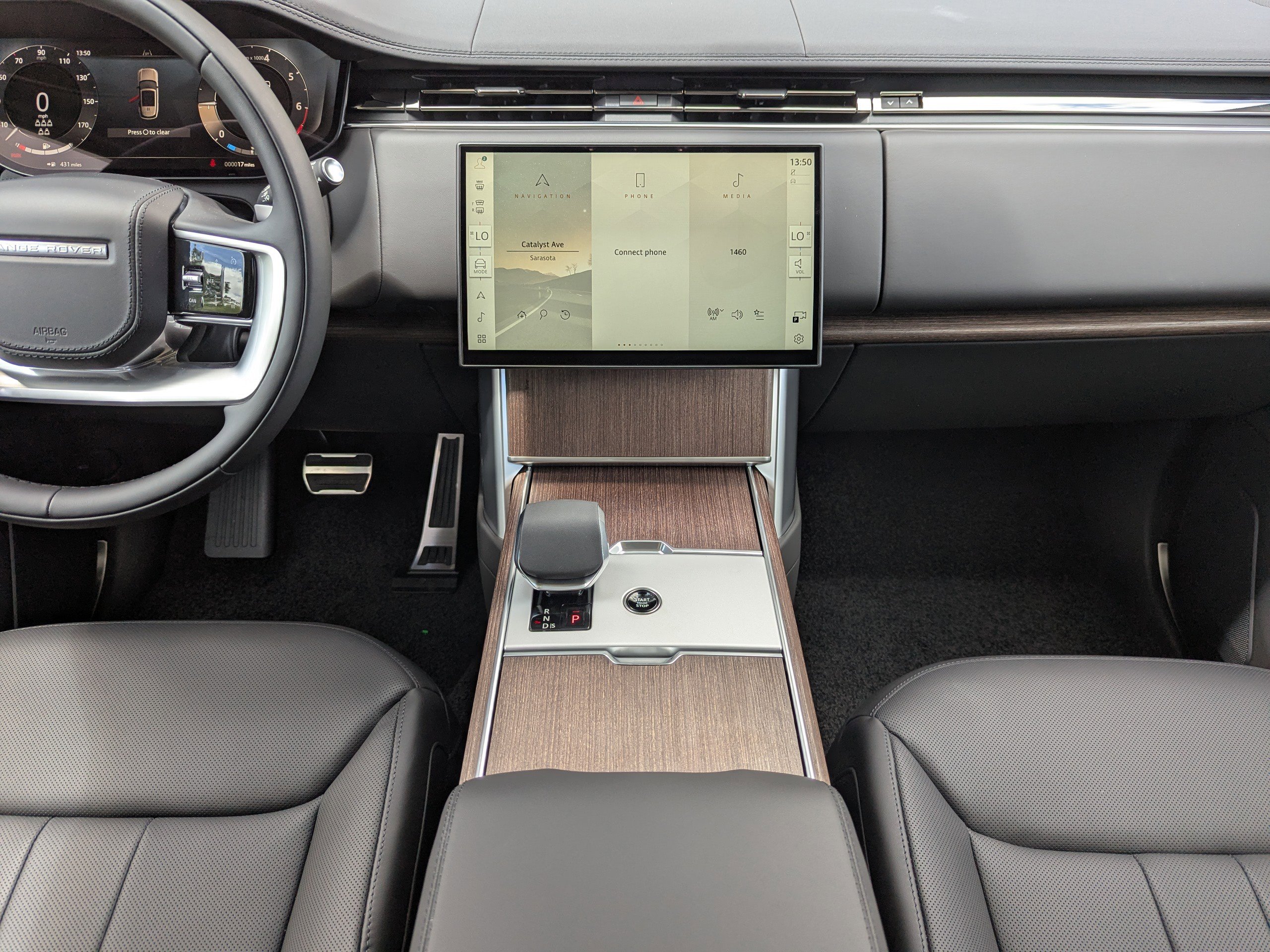 2025 Land Rover Range Rover SE photo 16