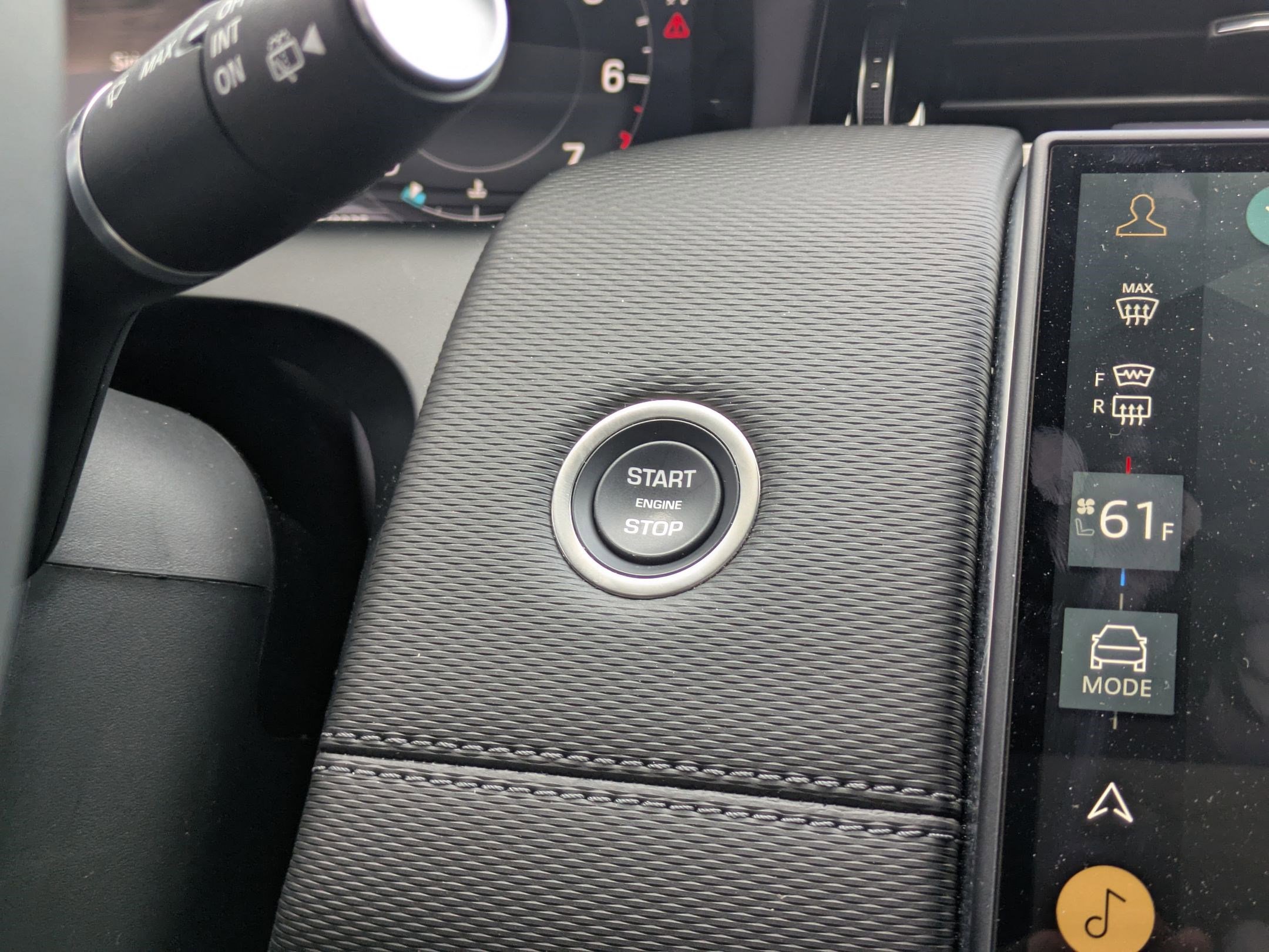 2024 Land Rover Discovery Sport Dynamic SE photo 18