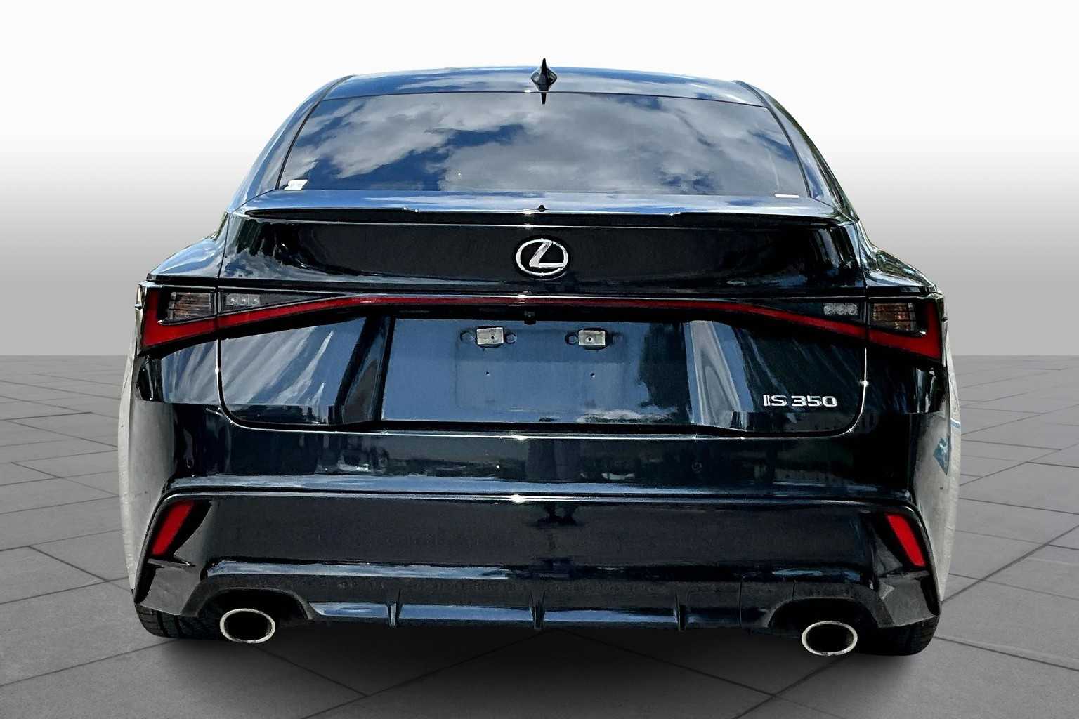 2022 Lexus IS 350 F SPORT photo 4