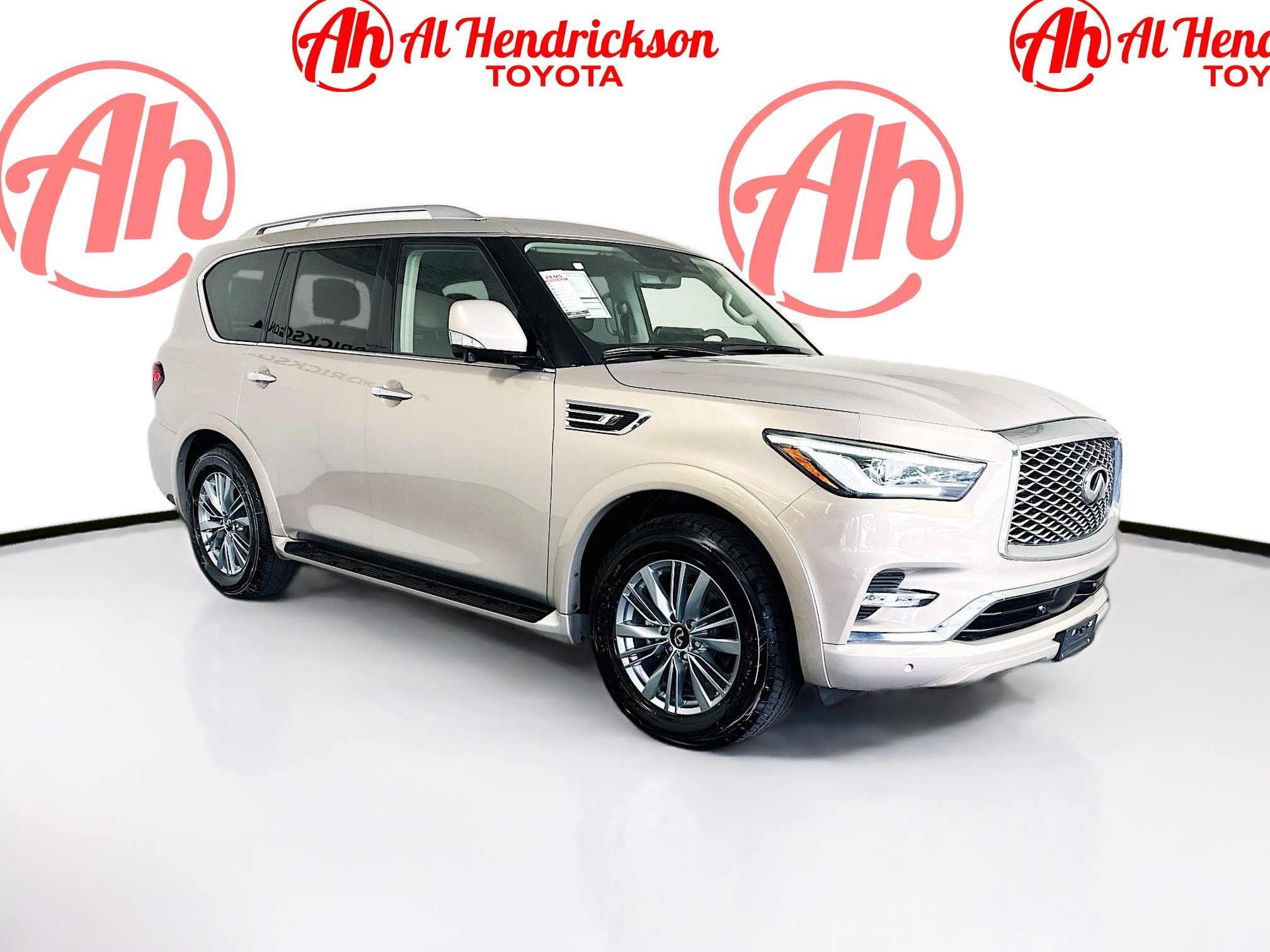 2023 INFINITI QX80 Luxe's photo