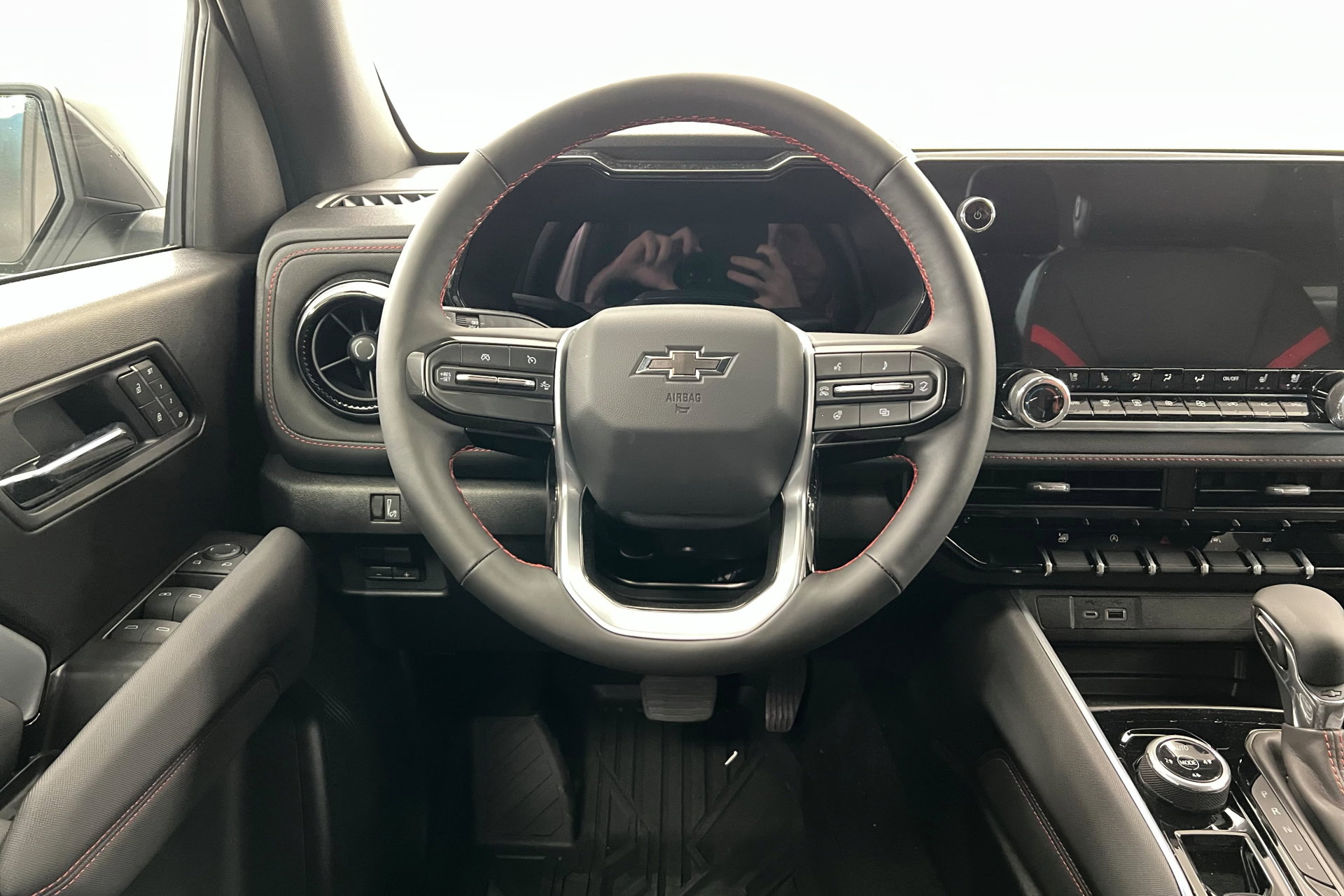 2026 Chevrolet Colorado Z71 photo 12