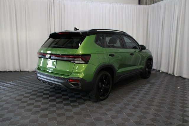 2025 Volkswagen Taos SE photo 17