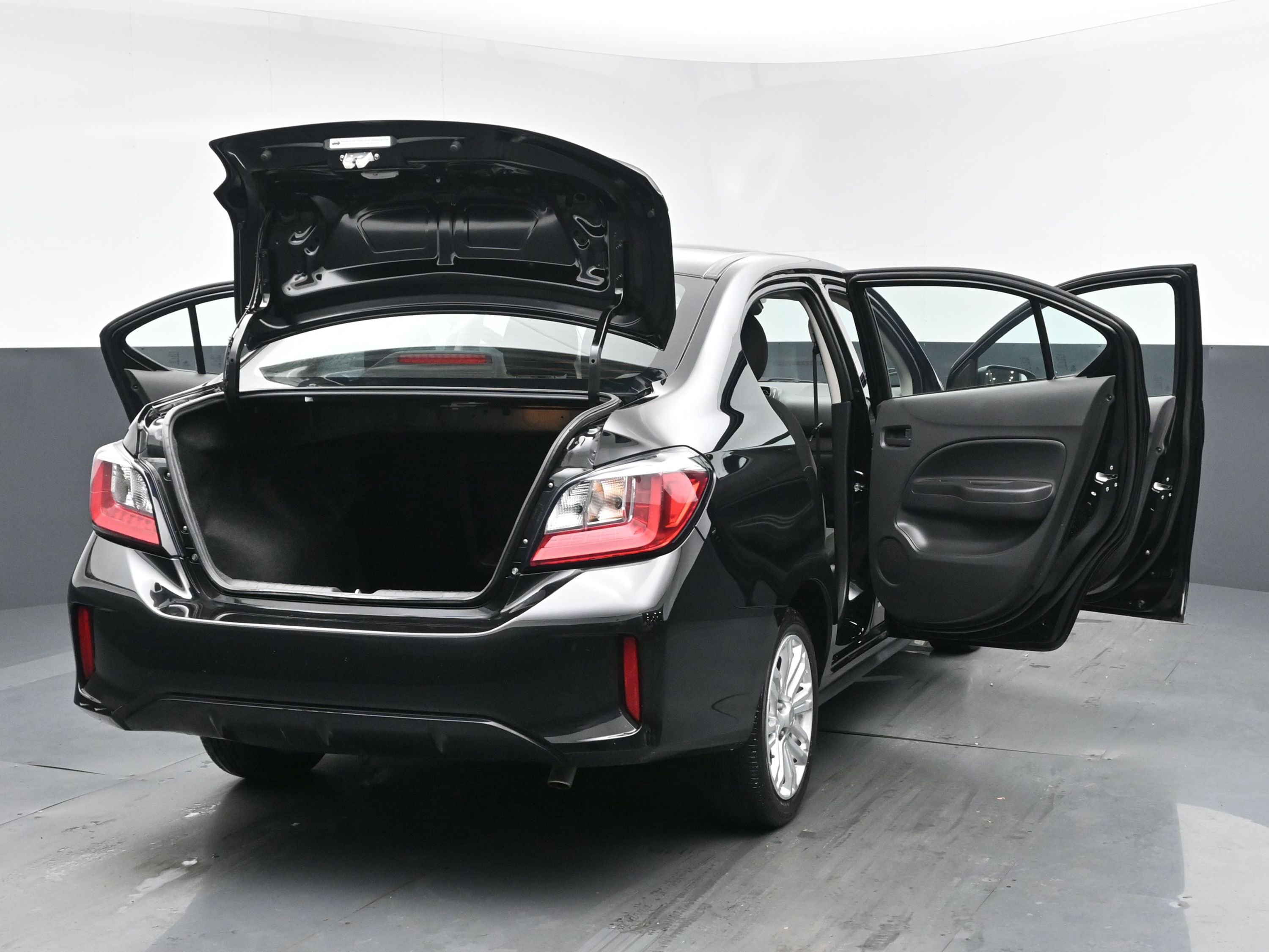 2024 Mitsubishi Mirage G4 LE photo 29