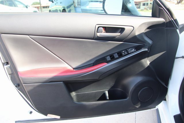 2024 Lexus IS 350 F SPORT photo 12