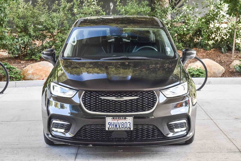 2023 Chrysler Pacifica Hybrid Touring L photo 2