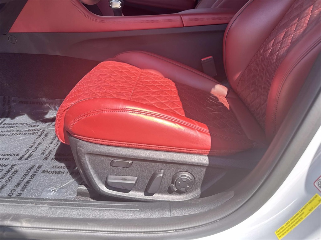 2023 Genesis G70 3.3T Sport Prestige photo 13