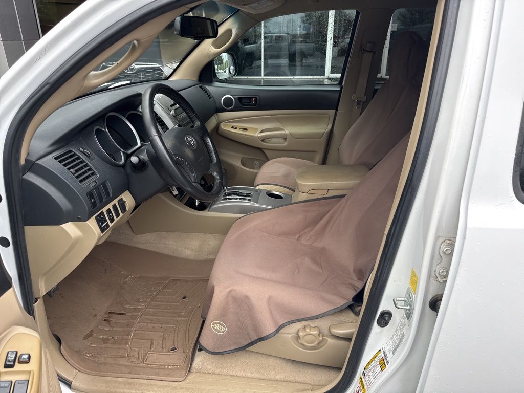 2011 Toyota Tacoma PreRunner photo 3