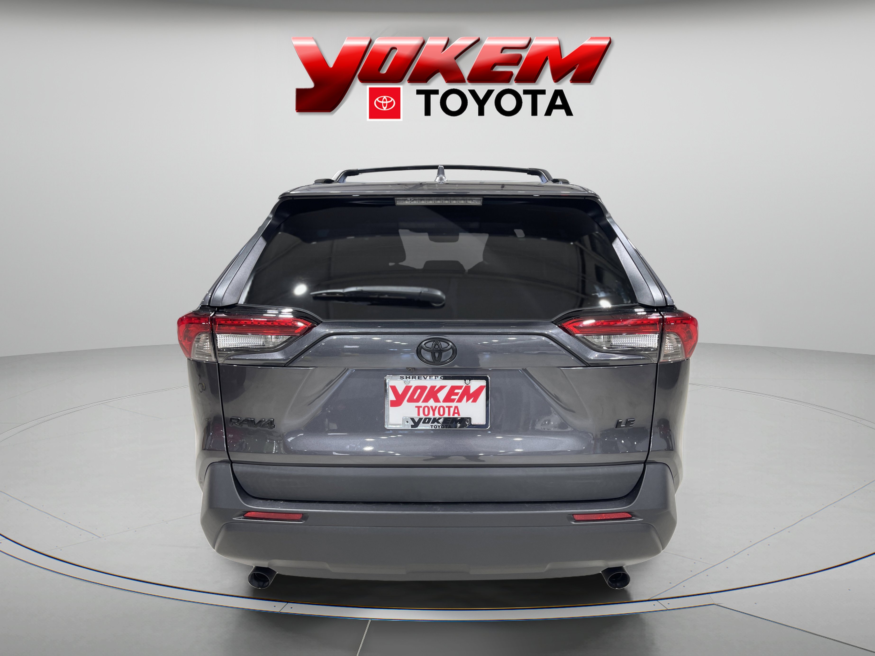 2021 Toyota RAV4 LE photo 4