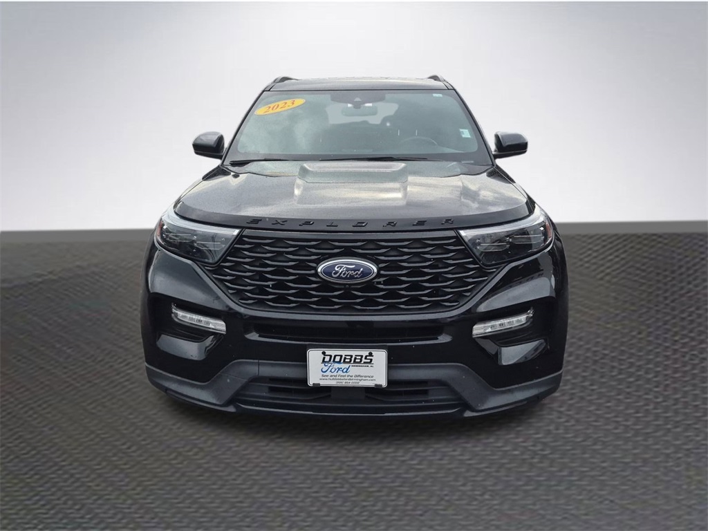 2023 Ford Explorer ST-Line photo 2