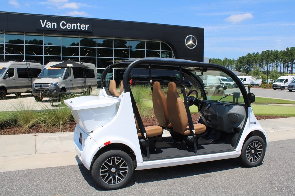 2022 Mercedes Benz E photo 4